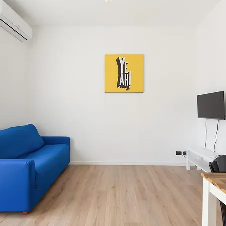 Udine M2 Subway Balcony Apt Milán