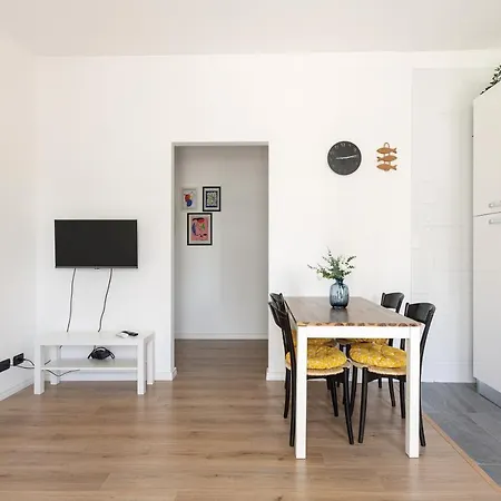 Udine M2 Subway Balcony Apt Appartement *