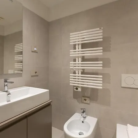 Easytopstay - Cozy Flat With Parking Apartmán Milán