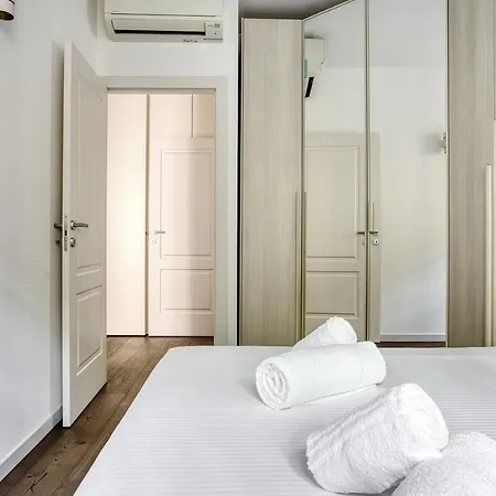 Joivy Superb 2bed Flat With Balcony 아파트 밀라노