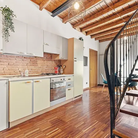 Daire Charming Loft Duomo - Porta Romana *