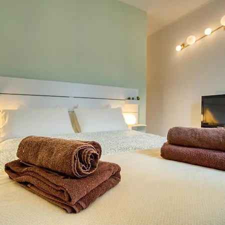 Leafy Sunshine, Bilocale In Porta Venezia, Con Metro A 1 Min A Piedi Lägenhet *