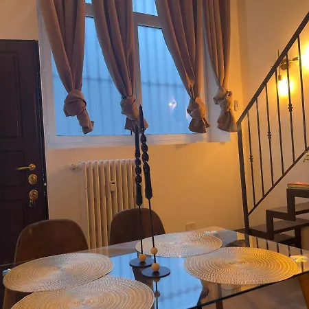 Regina In Porta Romana 3 - Sky Tv, Wifi & Breakfast Box Mailand