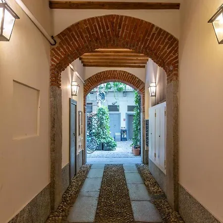 Апартаменты Joyful Naviglio Fortunato *