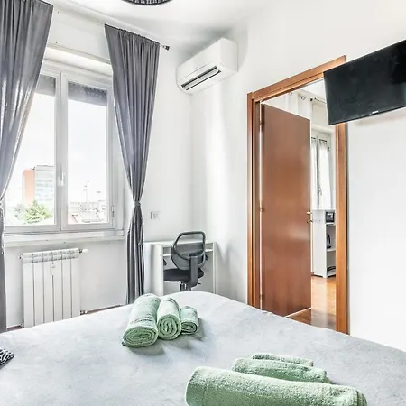 'tribal House' Sansiro-rhofiera-duomo Apartment