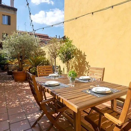 Appartamento Centrale-loreto Con Terrazzo *