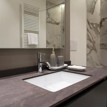 St.ambrogio 2bd New Appartement *