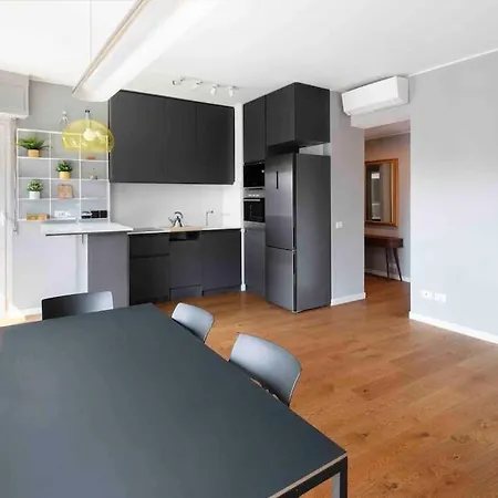 Grazioso E Spazioso In Forlanini Milan