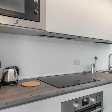 Easylife - Milano- Privata Angera 10s - Milaan