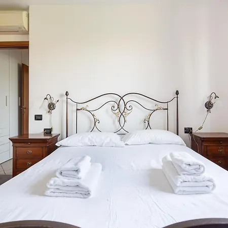 Guesthost - With Balcony Nearby M3 Subway Yellow Line Apartman