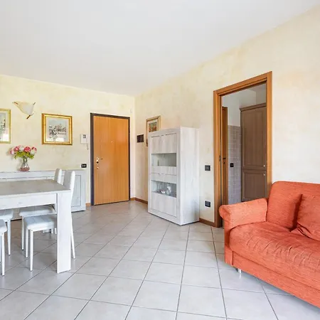 Guesthost - With Balcony Nearby M3 Subway Yellow Line *