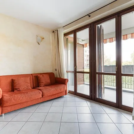 Guesthost - With Balcony Nearby M3 Subway Yellow Line