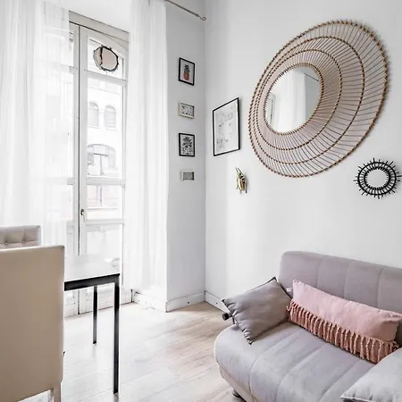 Isola And Garibaldi District Lovely * 米兰