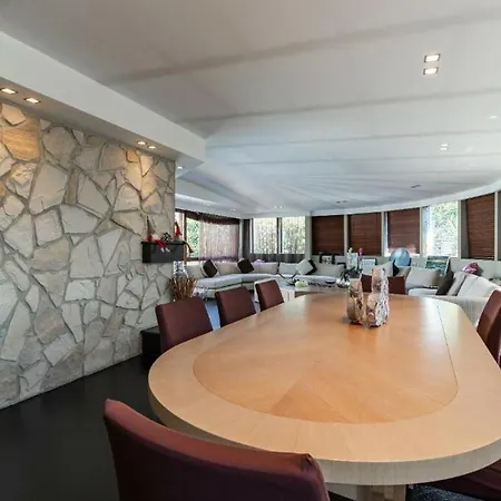 Luxurious 4-bedroom Penthouse In The Heart Of The Сasa de vacaciones