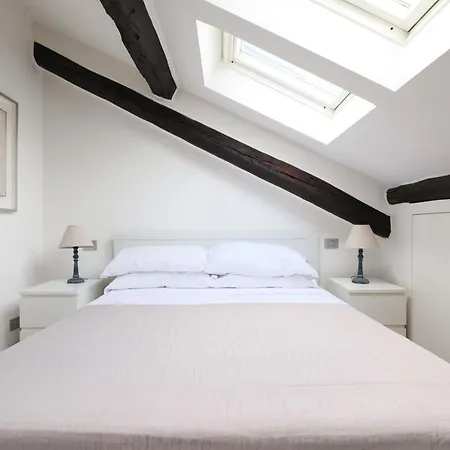 Elegant P.venezia Attic * Milánó