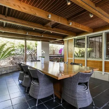 Luxurious 4-bedroom Penthouse In The Heart Of The Сasa de vacaciones *