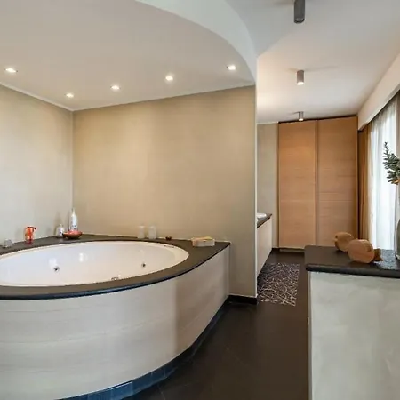 Сasa de vacaciones Luxurious 4-bedroom Penthouse In The Heart Of The Milán