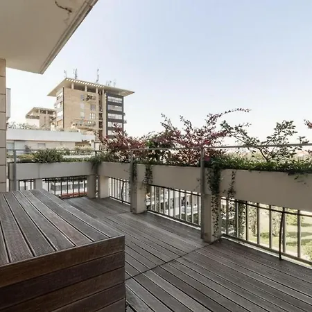 Luxurious 4-bedroom Penthouse In The Heart Of The *