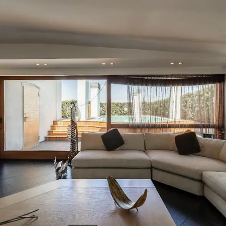 Luxurious 4-bedroom Penthouse In The Heart Of The *