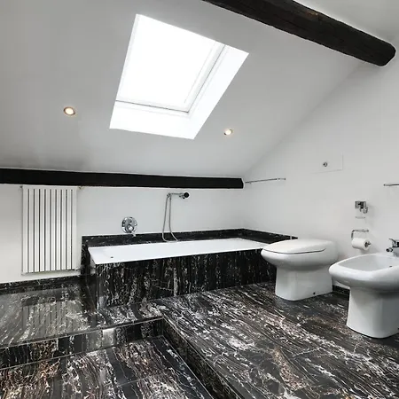 Διαμέρισμα Elegant P.venezia Attic *