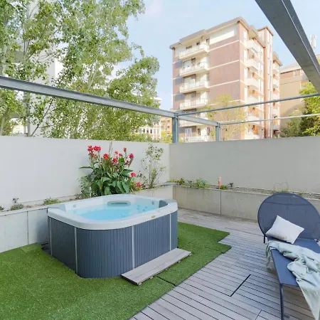 The Best Rent - With Terrace And Jacuzzi Милан