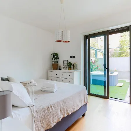 The Best Rent - With Terrace And Jacuzzi Милан