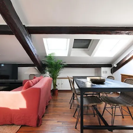 Elegant P.venezia Attic Milán