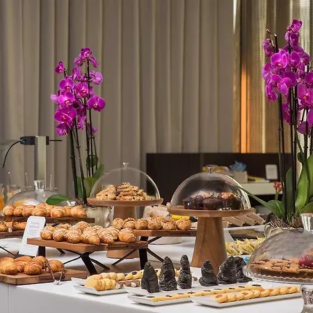 Nh Collection Life 4*