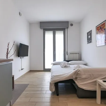Primopiano - Bonomi Apartmán Milán