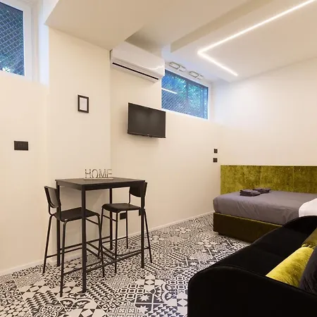 Apartment Pay60 -crescenzago- Luxury Yellow House Mailand