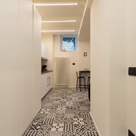 Apartment Pay60 -crescenzago- Luxury Yellow House Mailand