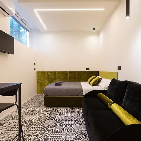 Apartment Pay60 -crescenzago- Luxury Yellow House