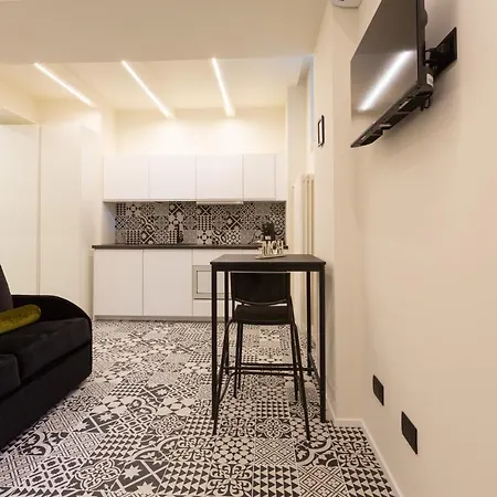 Pay60 -crescenzago- Luxury Yellow House Mailand