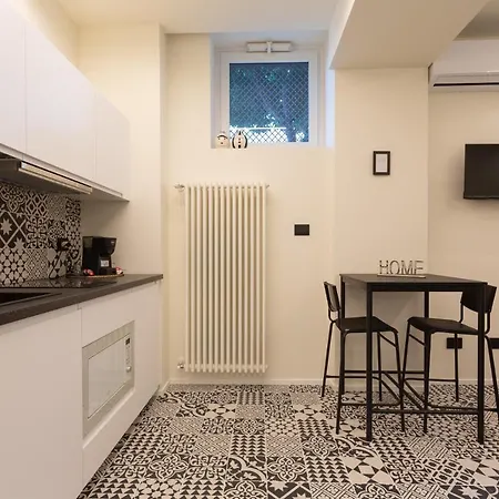 Apartment Pay60 -Crescenzago- Luxury Yellow House *