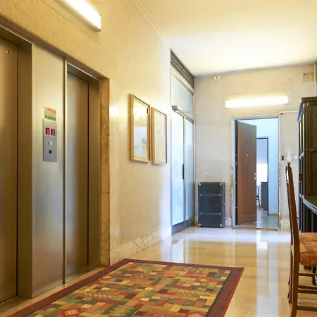 Appartamento Cozy Duomo - Elegant & Quiet, 300m From Cathedral Milano
