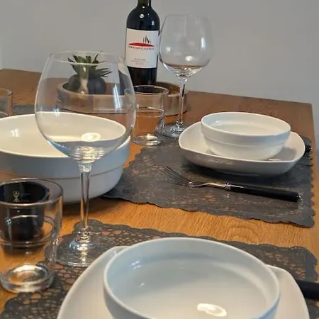 Daire Modern And Comfortable Near The Subway