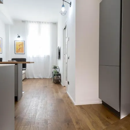 Apartment Hostmate - Milano - Disciplini'S Touch - Duomo