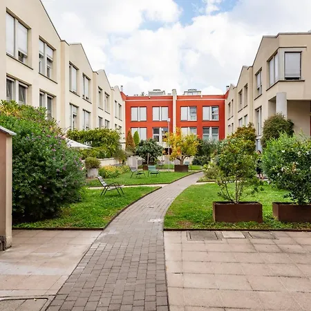 Giudice Donadoni, 12 - Universita E Svago * Milan