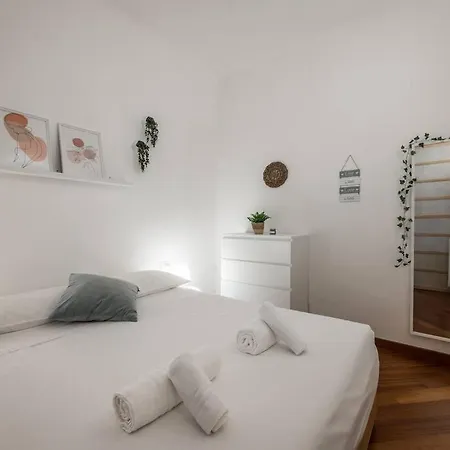 Duomo In 10 Minutes - Quiet With Free Netflix And Wifi Милан