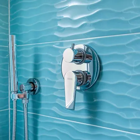 Prada & Bocconi - Cozy Studio, Fast Wifi, Tram 아파트 밀라노