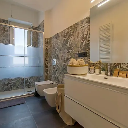 Modern&bright 2 Bedroom Flat 50m From M4 Stop