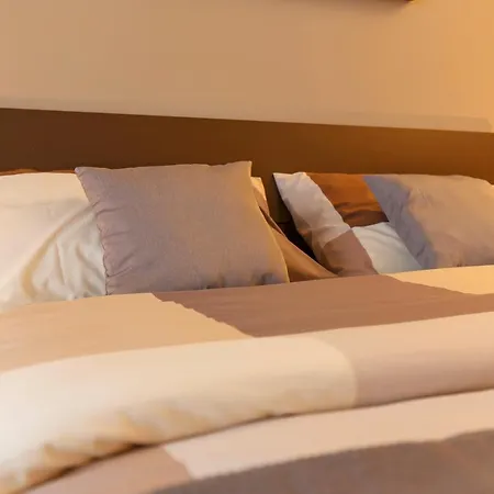 아파트 Modern & Bright 2 Bedroom Flat 50m From M4 Stop 밀라노