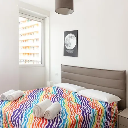 Artstay - Exclusive Near Metro M1, Ac, Parking *