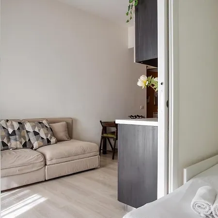 Joivy Vibrant 2bed With Balcony *