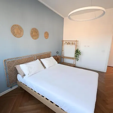 Your Window On The City - Via Gioia Apartment *