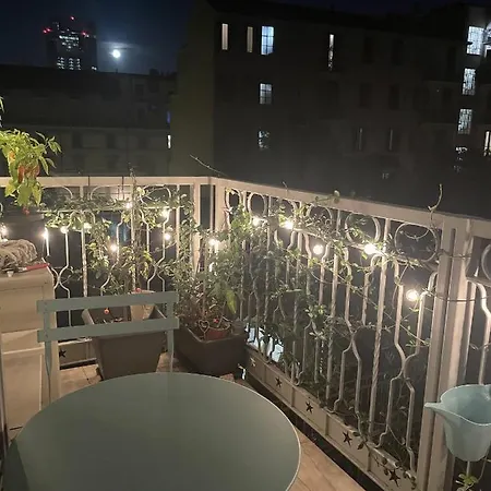 Isola - Bright 2-room With Balcony Milano