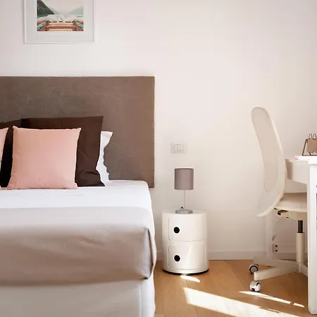 Apartment Santa Tecla Living Taramelli 66 Milan