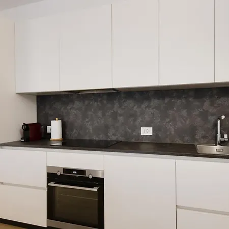 Easylife - - P D Francesca 51 - Life מילאנו