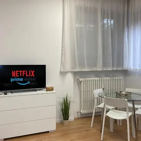 San Siro-city Life Elegant W/ Private Tennis Appartement Milan