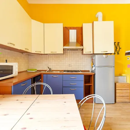 Appartement Viale Umbria Colorful